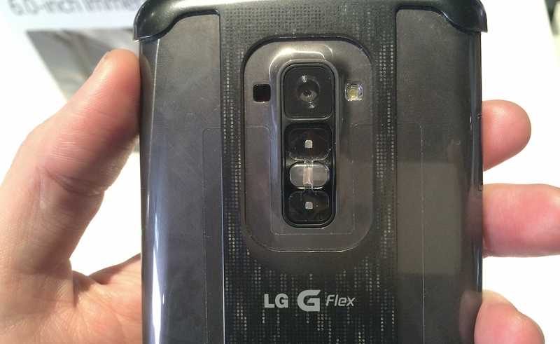 Illustration for article titled LG G Flex, primeras impresiones: la curva no es suficiente